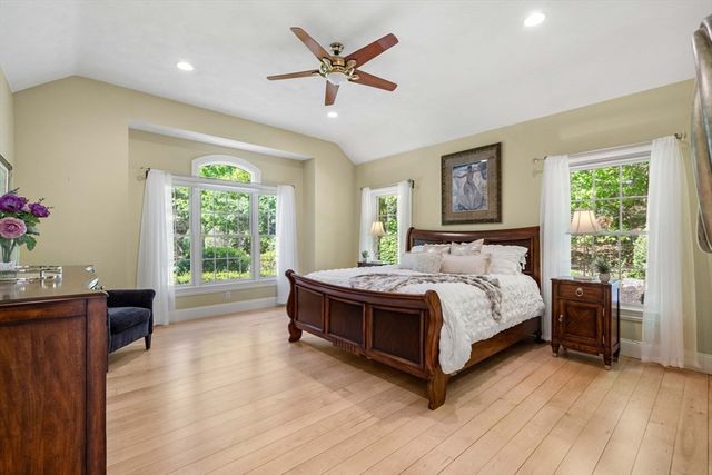 9 Fiorenza Dr, Wilmington, MA 01887