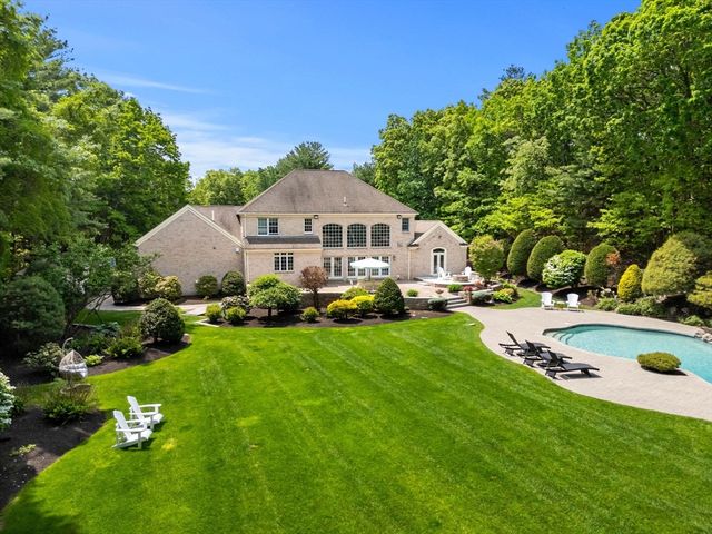 9 Fiorenza Dr, Wilmington, MA 01887
