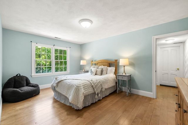 9 Fiorenza Dr, Wilmington, MA 01887