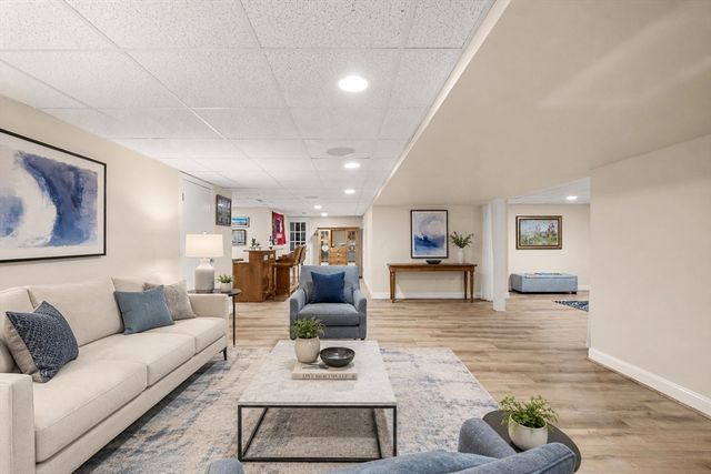 9 Fiorenza Dr, Wilmington, MA 01887