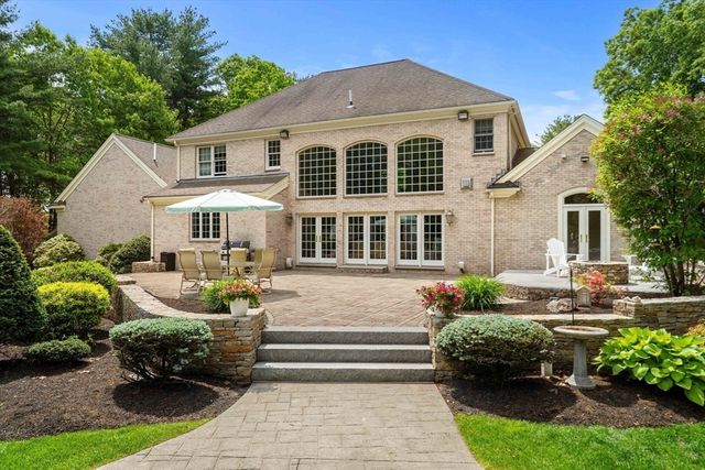 9 Fiorenza Dr, Wilmington, MA 01887