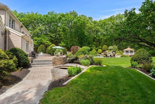 9 Fiorenza Dr, Wilmington, MA 01887