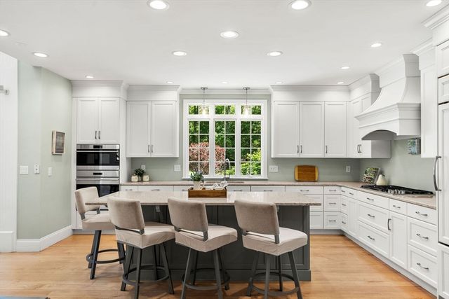 9 Fiorenza Dr, Wilmington, MA 01887