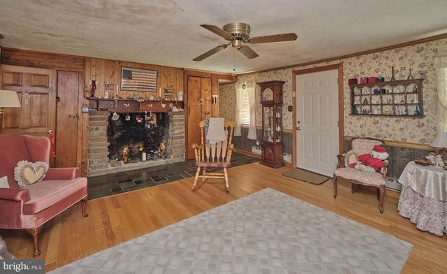 301 MAIN ST, Hulmeville, PA 19047