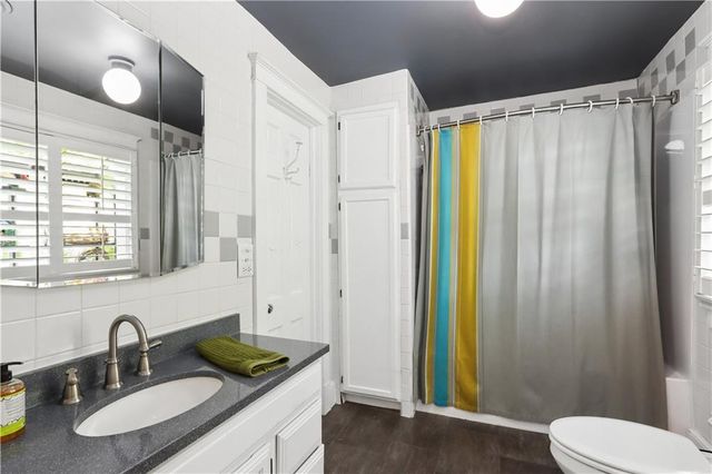 7116 Walnut Street, Kansas City, MO 64114