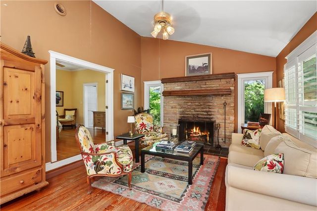 7116 Walnut Street, Kansas City, MO 64114