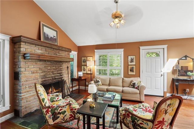 7116 Walnut Street, Kansas City, MO 64114