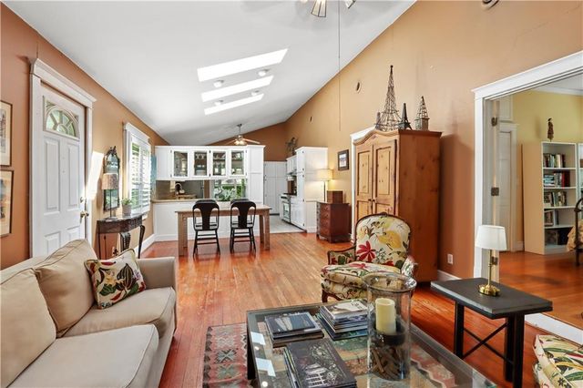 7116 Walnut Street, Kansas City, MO 64114