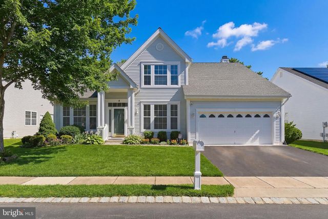 4 SWAN LAKE CT, Barnegat, NJ 08005