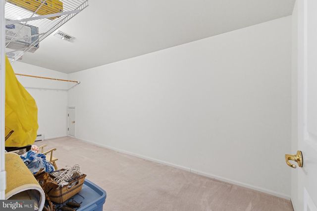 4 SWAN LAKE CT, Barnegat, NJ 08005