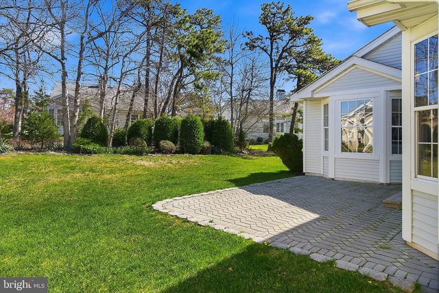 4 SWAN LAKE CT, Barnegat, NJ 08005