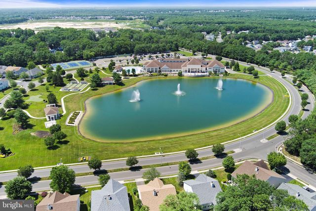 4 SWAN LAKE CT, Barnegat, NJ 08005