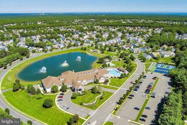 4 SWAN LAKE CT, Barnegat, NJ 08005