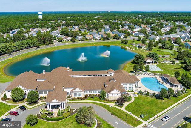 4 SWAN LAKE CT, Barnegat, NJ 08005