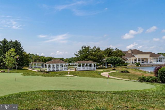 4 SWAN LAKE CT, Barnegat, NJ 08005