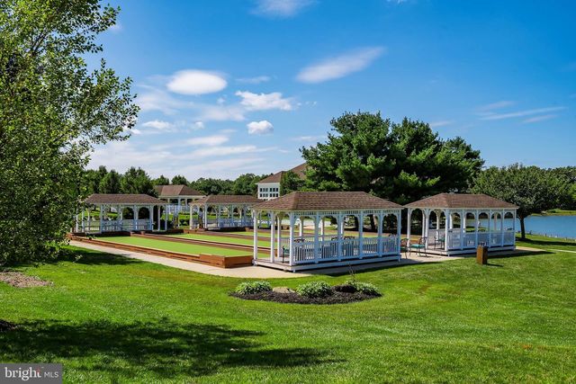 4 SWAN LAKE CT, Barnegat, NJ 08005