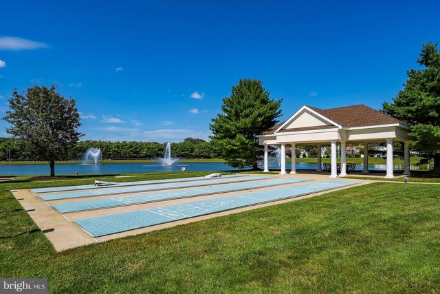 4 SWAN LAKE CT, Barnegat, NJ 08005