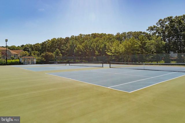 4 SWAN LAKE CT, Barnegat, NJ 08005