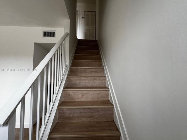 324 W 74th Pl 5, Hialeah, FL 33014