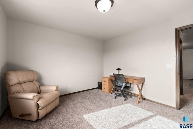 5011 E 63rd St Street, Sioux Falls, SD 57108