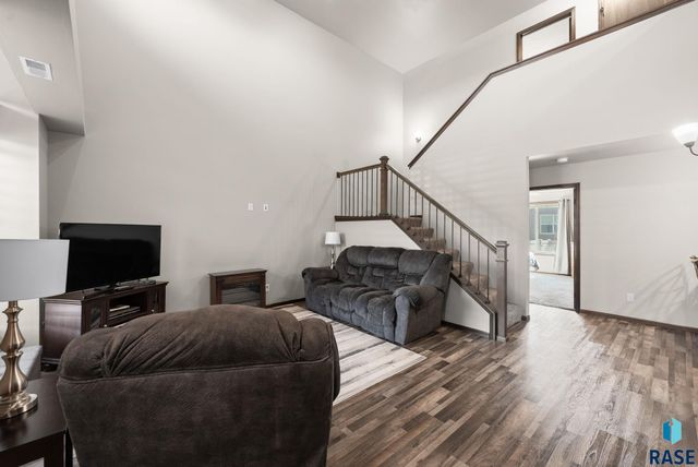 5011 E 63rd St Street, Sioux Falls, SD 57108