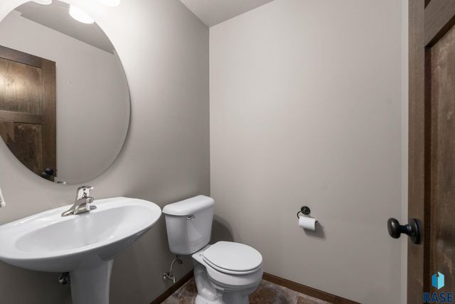 5011 E 63rd St Street, Sioux Falls, SD 57108