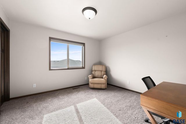 5011 E 63rd St Street, Sioux Falls, SD 57108