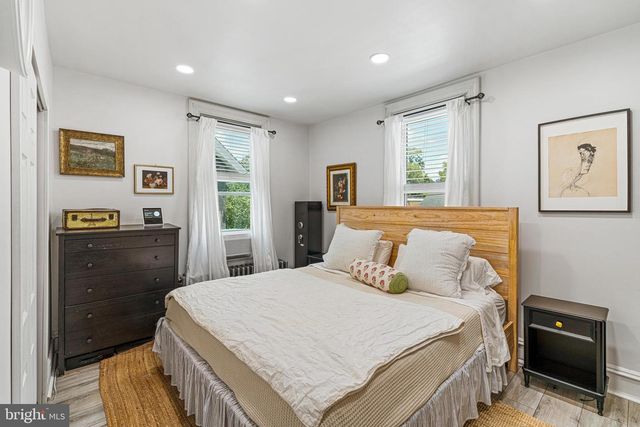 518 GREENWOOD AVE, Jenkintown, PA 19046