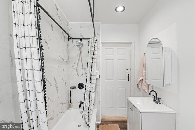 518 GREENWOOD AVE, Jenkintown, PA 19046