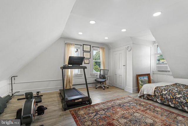 518 GREENWOOD AVE, Jenkintown, PA 19046