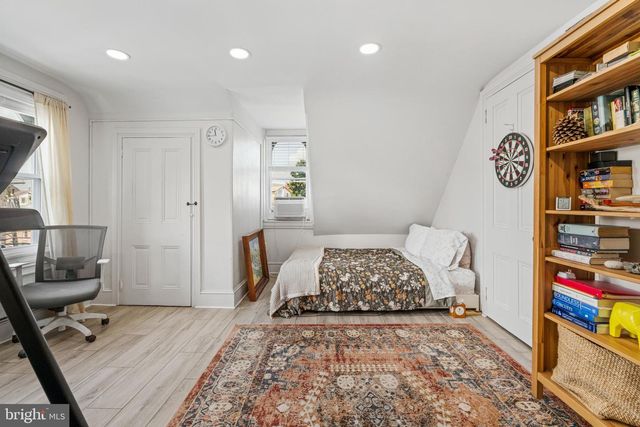 518 GREENWOOD AVE, Jenkintown, PA 19046