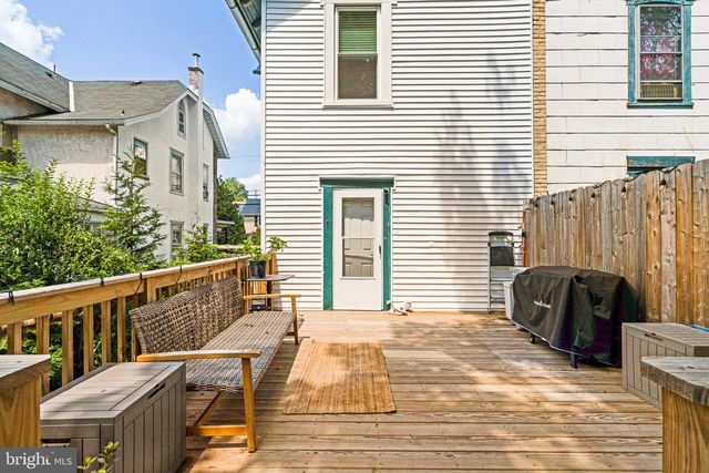 518 GREENWOOD AVE, Jenkintown, PA 19046