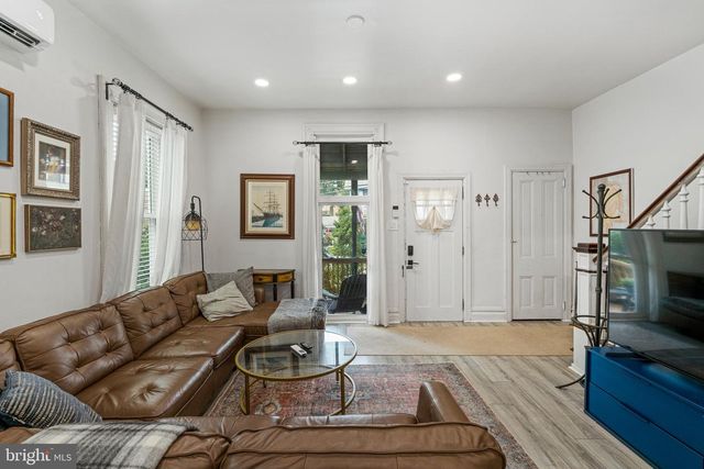 518 GREENWOOD AVE, Jenkintown, PA 19046