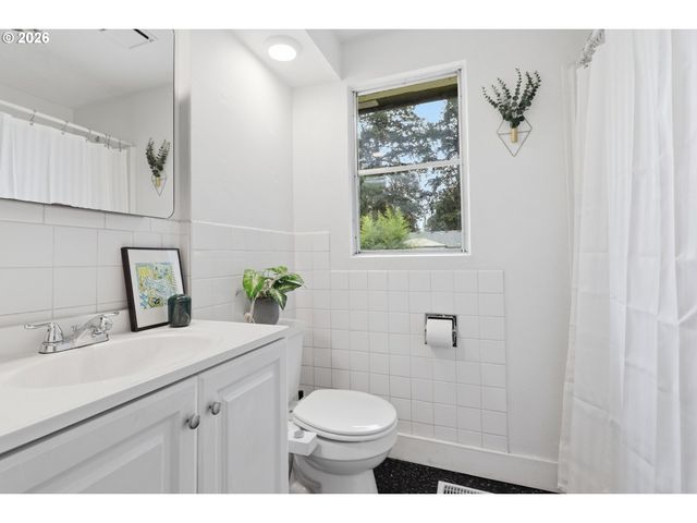 8712 Se 41ST Ave, Milwaukie, OR 97222