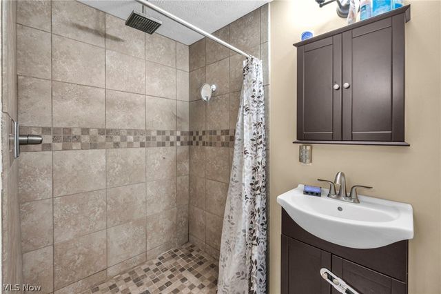 4705 State Route 303, Ravenna, OH 44266