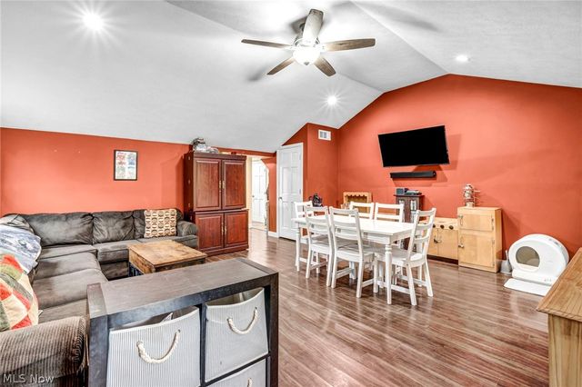 4705 State Route 303, Ravenna, OH 44266