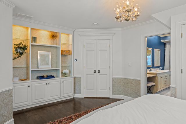 1288 Ridgewood Drive, Highland Park, IL 60035