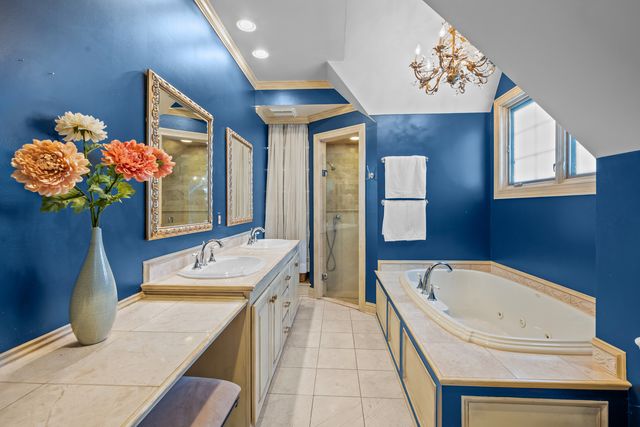 1288 Ridgewood Drive, Highland Park, IL 60035