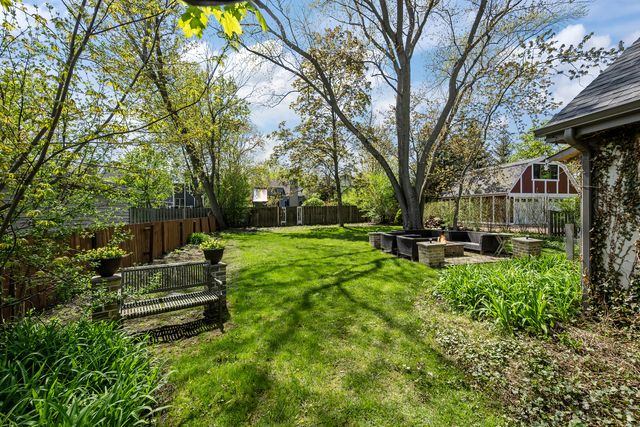 1288 Ridgewood Drive, Highland Park, IL 60035