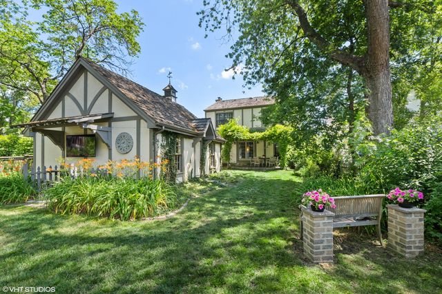 1288 Ridgewood Drive, Highland Park, IL 60035