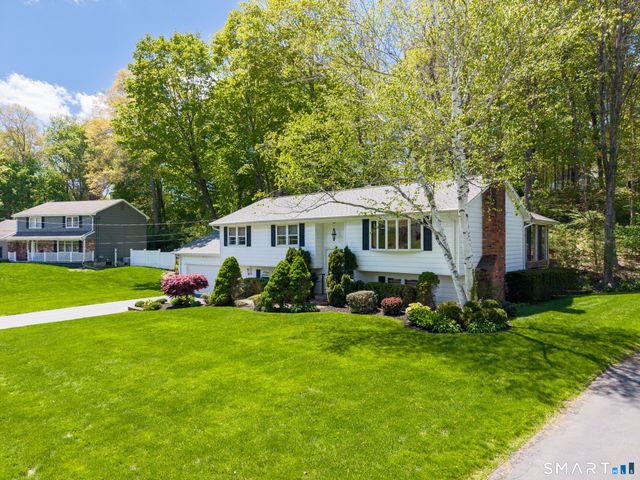 253 Braeside Drive, Hamden, CT 06514