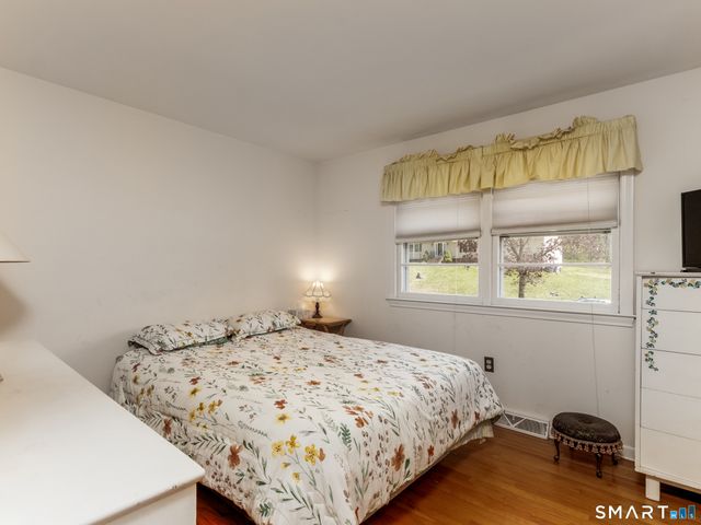 253 Braeside Drive, Hamden, CT 06514