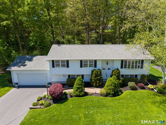253 Braeside Drive, Hamden, CT 06514