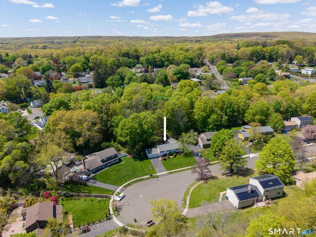 253 Braeside Drive, Hamden, CT 06514