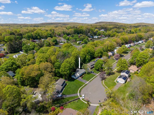 253 Braeside Drive, Hamden, CT 06514