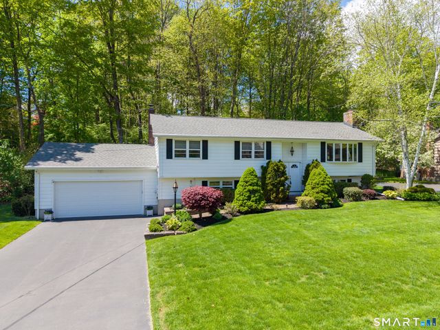 253 Braeside Drive, Hamden, CT 06514