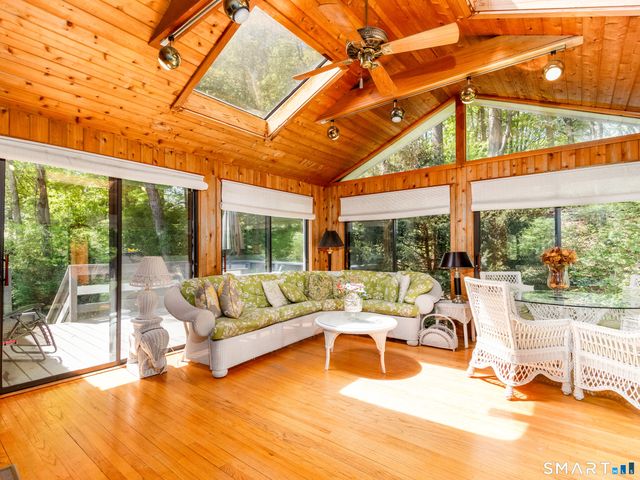 253 Braeside Drive, Hamden, CT 06514