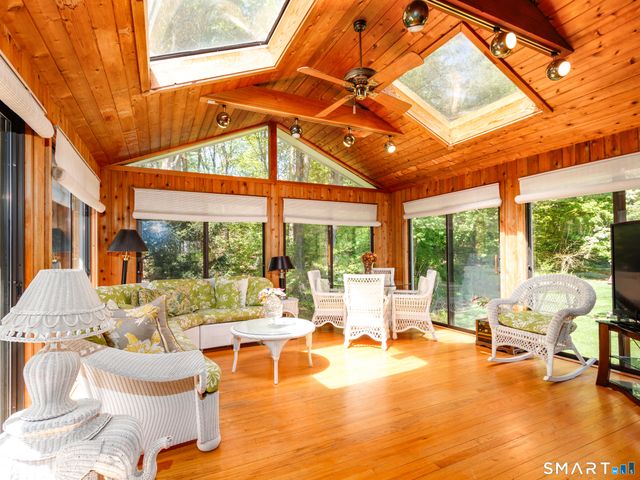 253 Braeside Drive, Hamden, CT 06514
