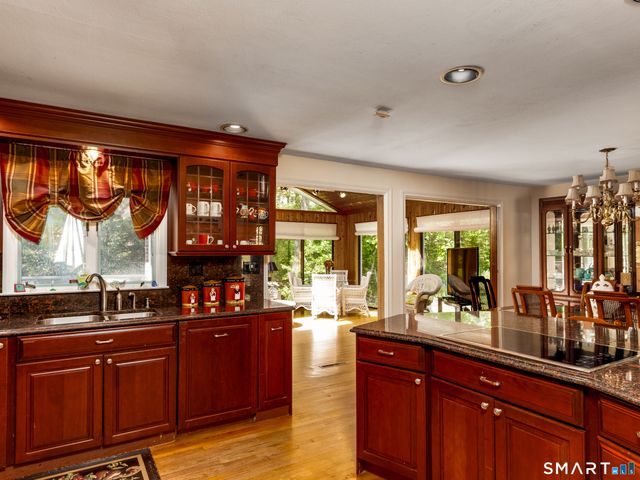 253 Braeside Drive, Hamden, CT 06514