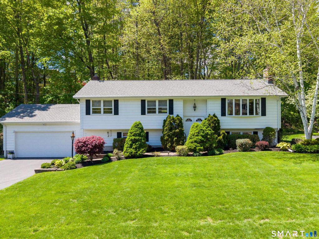 253 Braeside Drive, Hamden, CT 06514